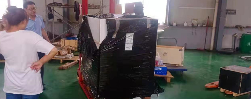 意大利注塑机配件上；〗谇骞